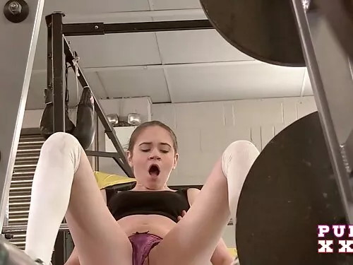 Buxom MILF Brianna B ...